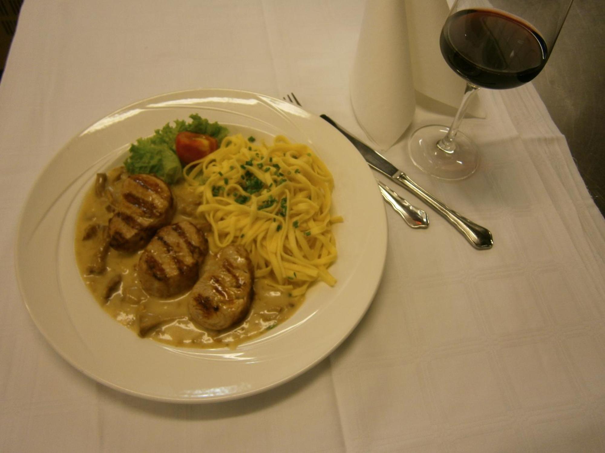 Gasthof Restaurant Zum Brauhaus Hartberg Bagian luar foto
